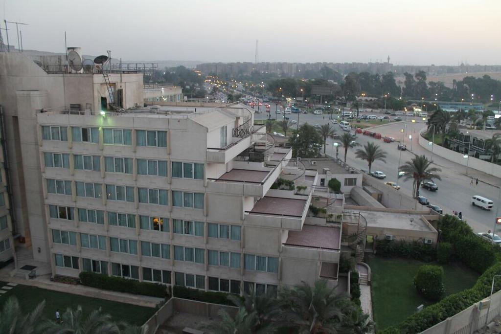 Happy Heaven Pyramids Le Caire